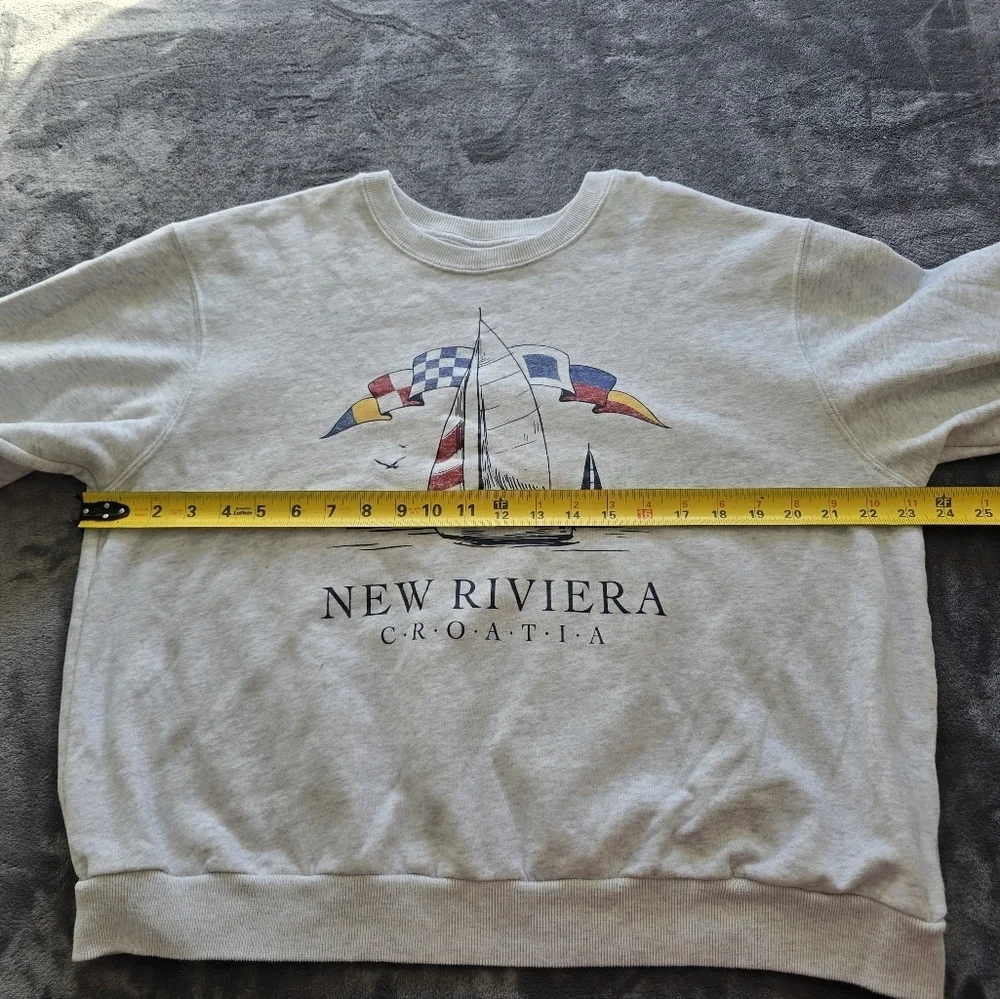 Hollister New Riviera Sailboat Crew Neck Size Medium